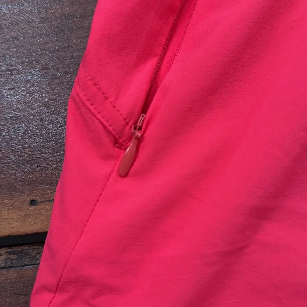 Women's Fair Harbour Shorts Size Large Coral Built in Biker Short Nylon Blend‎